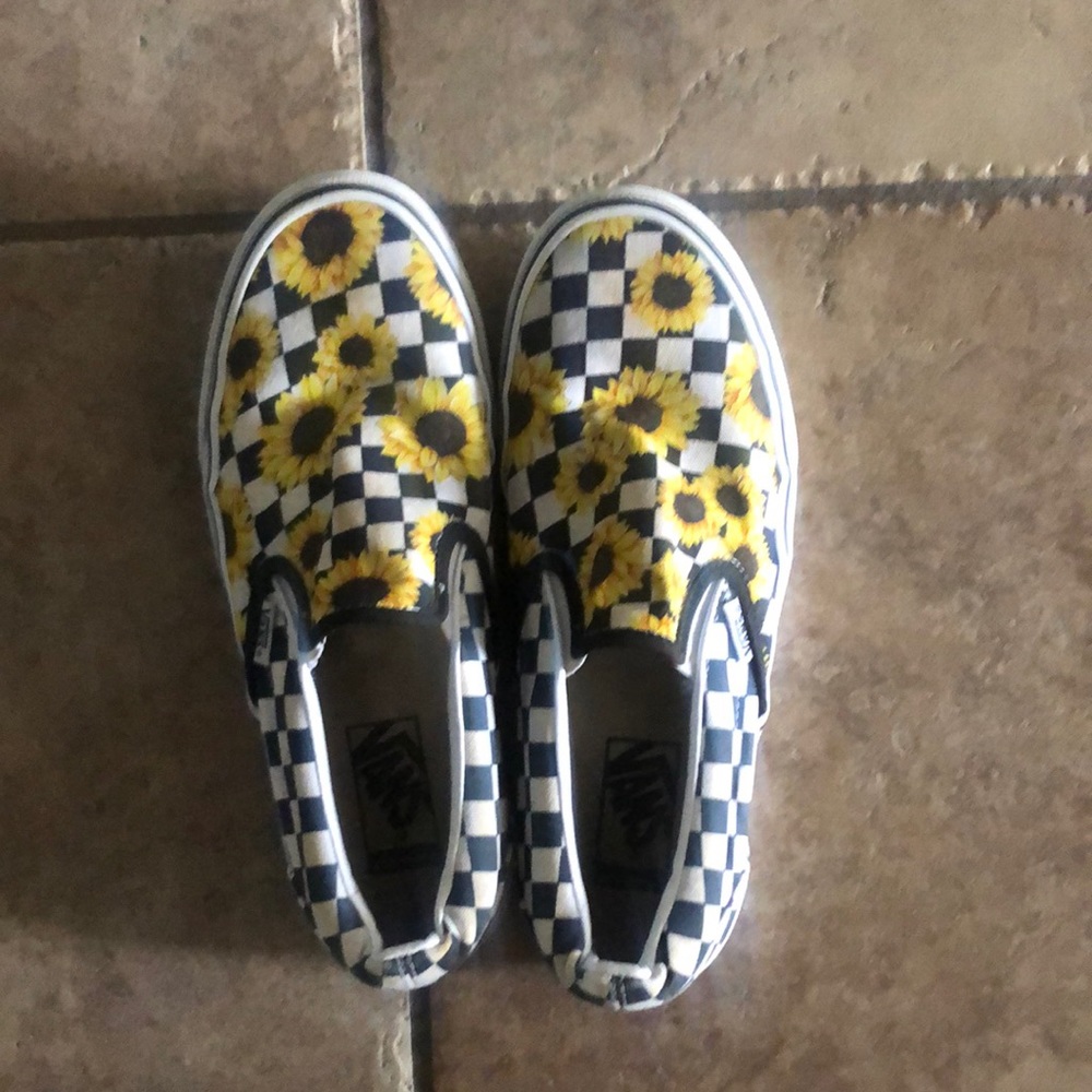 CUSTOM Checkered sunflower slip on vans 9.5 woman’s